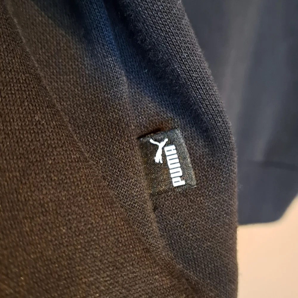 Puma Black Sweatshirt Iconic Logo Athletic Style Size XL - Picture 2 of 7